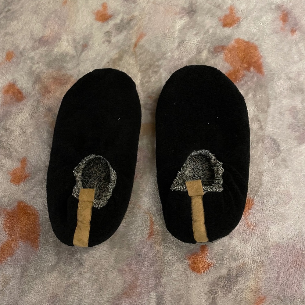 Slippers in-house only Size 9-12